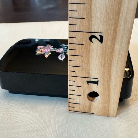 Vintage Black Lacquer Abalone Inlaid Lid Jewelry Trinket Box - Picture 7 of 15